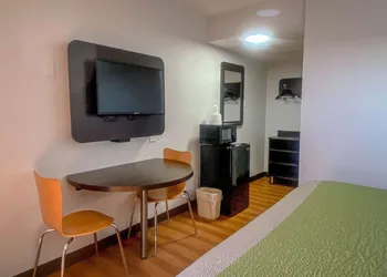 Studio 6 Wichita, KS - Airport hotel thumbnail 4