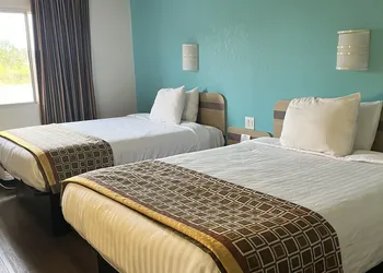 Howard Johnson by Wyndham Clarksville Tennessee hotel thumbnail 8