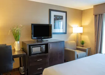 Country Inn & Suites by Radisson, Garden City, KS hotel thumbnail 3