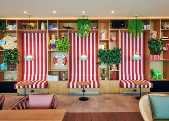 citizenM Miami Worldcenter hotel thumbnail 2