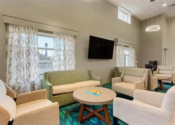 Days Inn & Suites by Wyndham Bowling Green hotel thumbnail 6