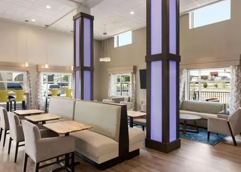 Days Inn & Suites by Wyndham Bowling Green hotel thumbnail 8
