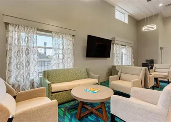Days Inn & Suites by Wyndham Bowling Green hotel thumbnail 6