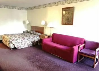 Adirondack Efficiencies hotel thumbnail 5