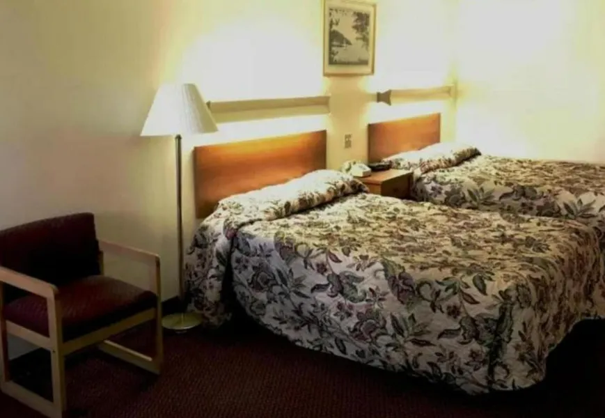Adirondack Efficiencies hotel detail image 6