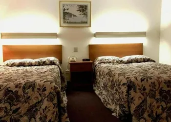 Adirondack Efficiencies hotel thumbnail 7