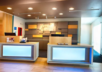 Holiday Inn Express & Suites Houston SW - Galleria Area by IHG hotel thumbnail 2