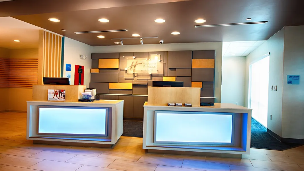 Holiday Inn Express & Suites Houston SW - Galleria Area by IHG hotel detail image 2