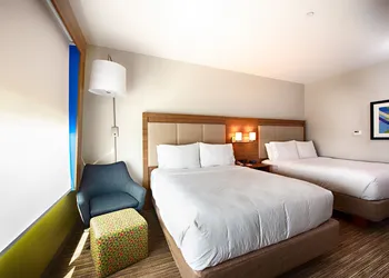 Holiday Inn Express & Suites Houston SW - Galleria Area by IHG hotel thumbnail 8