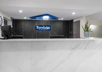Travelodge by Wyndham Fargo West Acres hotel thumbnail 2