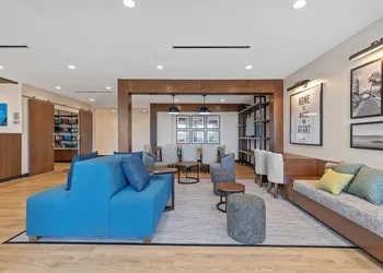 Everhome Suites Corona hotel thumbnail 2