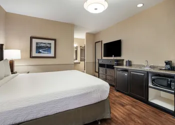 Best Western Corona Hotel & Suites hotel thumbnail 6