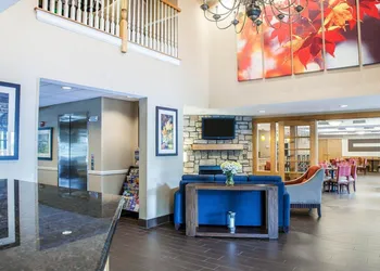 Comfort Inn & Suites Sturbridge - Brimfield hotel thumbnail 2