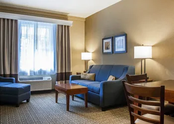 Comfort Inn & Suites Sturbridge - Brimfield hotel thumbnail 7