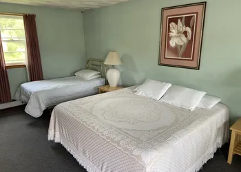 Laurelwood Inn and Steakhouse hotel thumbnail 3