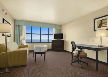 Holiday Inn Express Gulfport Beach by IHG hotel thumbnail 6
