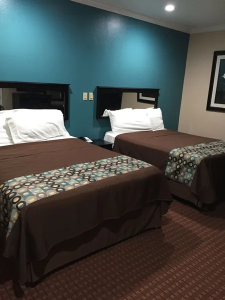 Scottish Inn & Suites hotel detail image 6