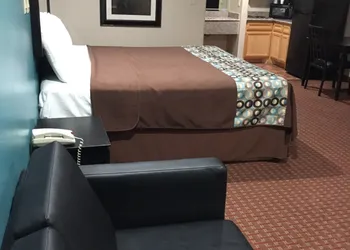 Scottish Inn & Suites hotel thumbnail 8