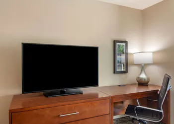 Comfort Inn & Suites Charlottesville Hollymead Town Center hotel thumbnail 6