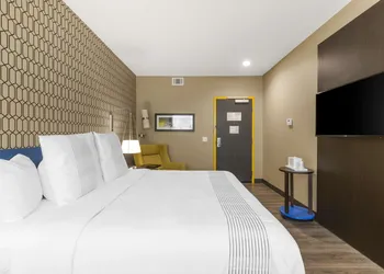 Glō Best Western Pooler - Savannah Airport Hotel hotel thumbnail 7