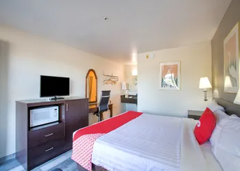 OYO Woodland Hotel and Suites hotel thumbnail 6
