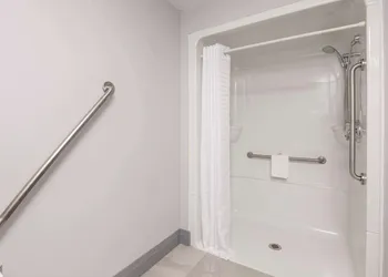 Comfort Hotel hotel thumbnail 5