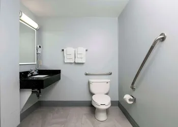 Comfort Hotel hotel thumbnail 6