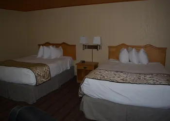Econo Lodge Inn & Suites Medicine Hat Highway 1 hotel thumbnail 8