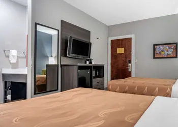 Quality Inn & Suites Demopolis hotel thumbnail 6