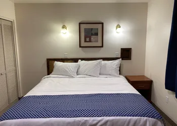 Red Rock Lodge hotel thumbnail 5