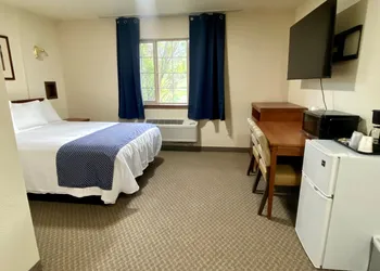 Red Rock Lodge hotel thumbnail 6