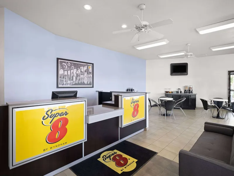 Super 8 by Wyndham Dunnigan hotel detail image 2