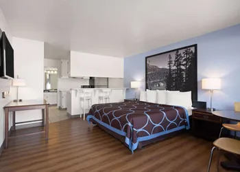 Super 8 by Wyndham Dunnigan hotel thumbnail 3
