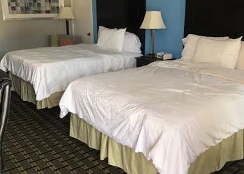 Executive Inn hotel thumbnail 4