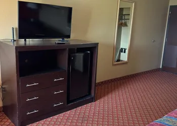 Broadway Inn & Suites OKC hotel thumbnail 3
