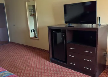 Broadway Inn & Suites OKC hotel thumbnail 6