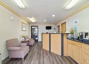 Garibaldi Inn at the Bay hotel thumbnail 2