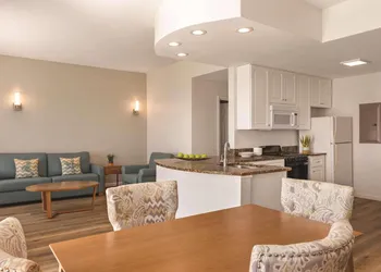 Radisson Beachfront Hotel - Panama City Beach hotel thumbnail 8