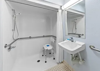MainStay Suites Cincinnati Blue Ash hotel thumbnail 8