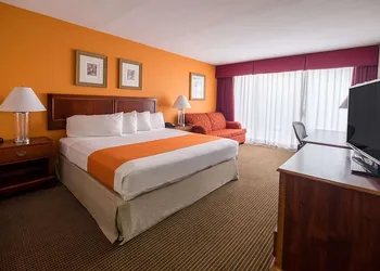 Howard Johnson by Wyndham Fullerton/Anaheim Conference Cntr hotel thumbnail 3