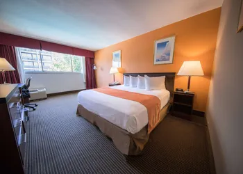 Howard Johnson by Wyndham Fullerton/Anaheim Conference Cntr hotel thumbnail 4