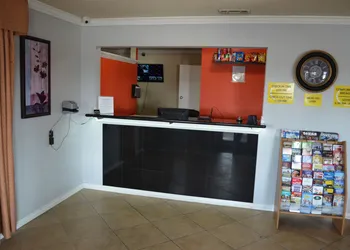 Hill Country Inn & Suites hotel thumbnail 2