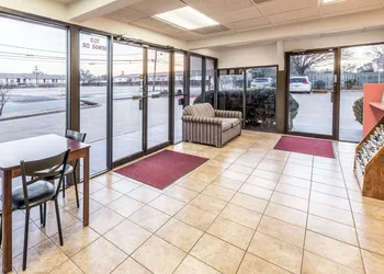 Motel 6 Arlington, TX - UTA hotel thumbnail 2