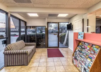 Motel 6 Arlington, TX - UTA hotel thumbnail 5