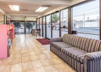 Motel 6 Arlington, TX - UTA hotel thumbnail 6