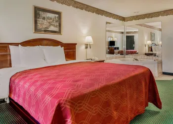 Rodeway Inn Sandersville hotel thumbnail 5