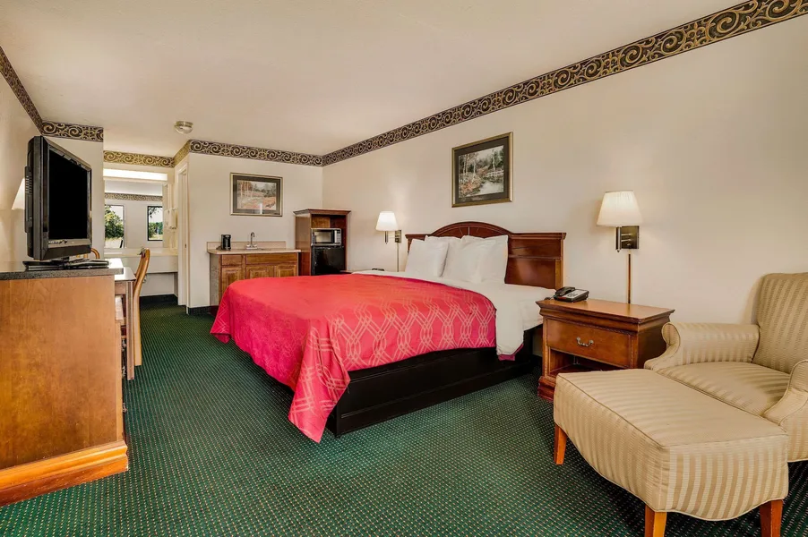 Rodeway Inn Sandersville hotel detail image 6