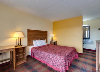 I-80 Inn & Suites hotel thumbnail 2