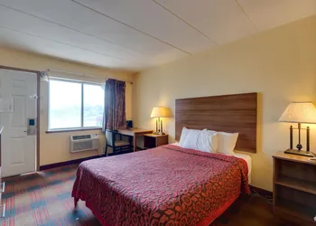 I-80 Inn & Suites hotel thumbnail 3