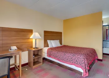 I-80 Inn & Suites hotel thumbnail 4